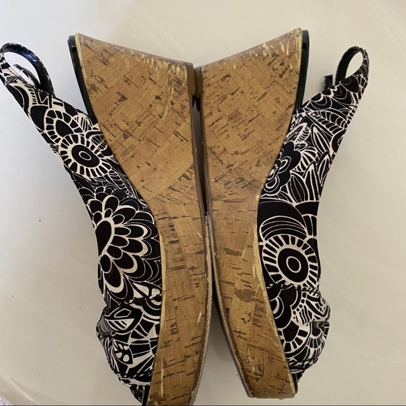 Unisa W9 Wedge Sandal Black White Peep Toe - Picture 5 of 6